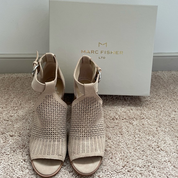 Marc Fisher Vixen Peep Toe Sandal - Picture 4 of 8